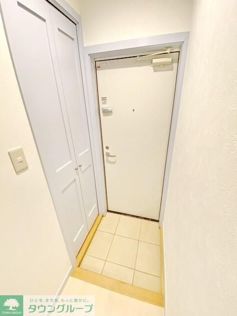 玄関　同物件別部屋写真