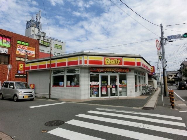 コンビニ　デイリーヤマザキ幕張5丁目店（コンビニ）まで206m