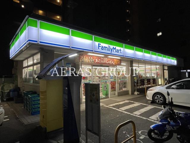 コンビニ　ファミリーマート スリーウェル新横浜店（コンビニ）まで470m