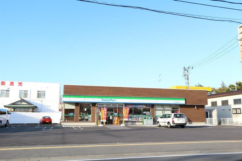 コンビニ　ファミリーマート山王臨海町店（コンビニ）まで400m