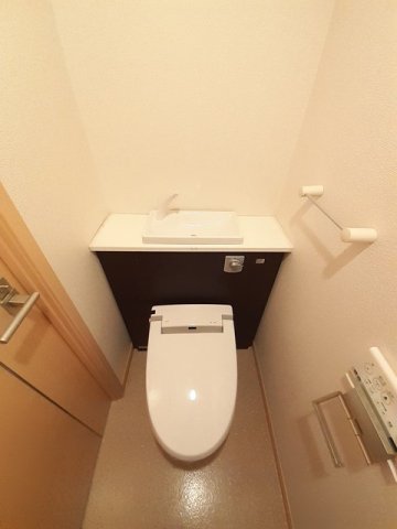 トイレ　清潔感のあるトイレです