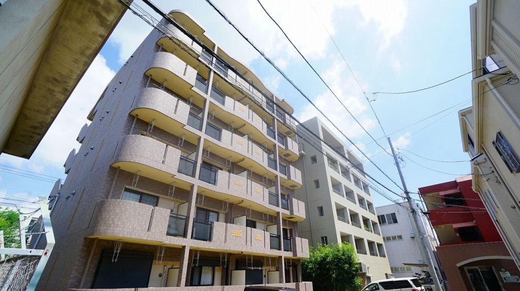 建物外観　アラモード・メゾン