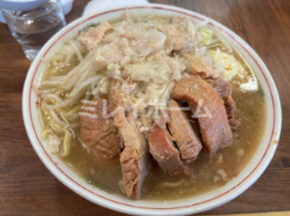 飲食店　ラーメン二郎品川店（飲食店）まで492m