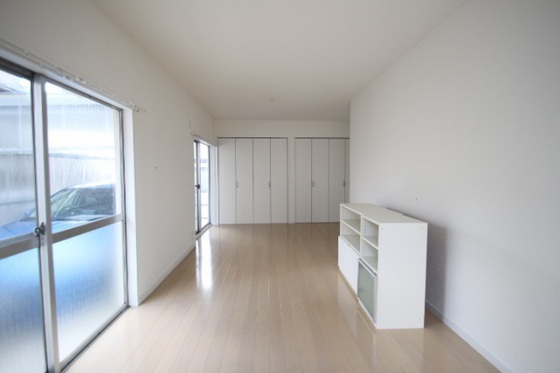 平井5丁目戸建の居間写真