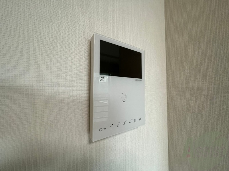 セキュリティ　ＴＶモニター付インターホンです。来客者の顔が見えるので安心！