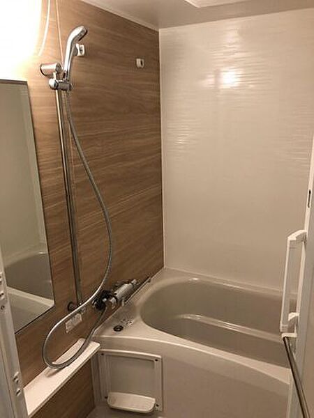 バス・シャワールーム　写真は同タイプ住居です。