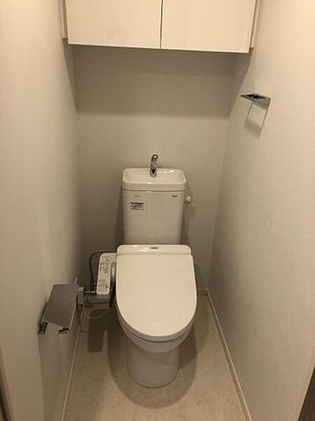 トイレ　写真は同タイプ住居です。