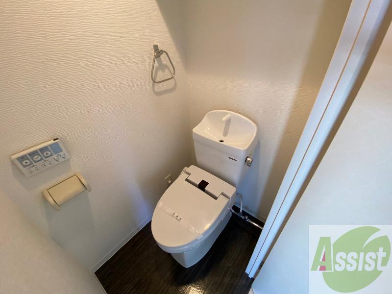 トイレ　こちらはトイレです。清潔感があり、安心して使用できます。