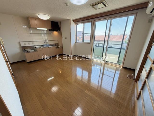 グランドゥール太陽IIの居間写真