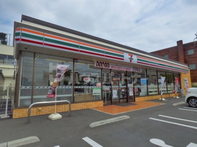 コンビニ　セブンイレブン草加稲荷南店（コンビニ）まで400m