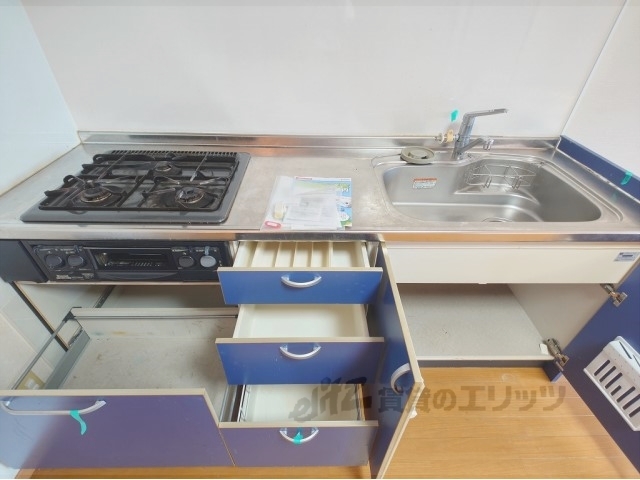 キッチン　下収納