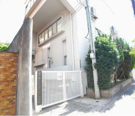 中学校　文京区立 第六中学校（中学校）まで742m