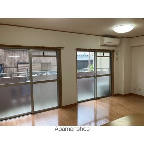 名鉄小牧線 味美駅 徒歩10分 5階建 築19年の居間写真