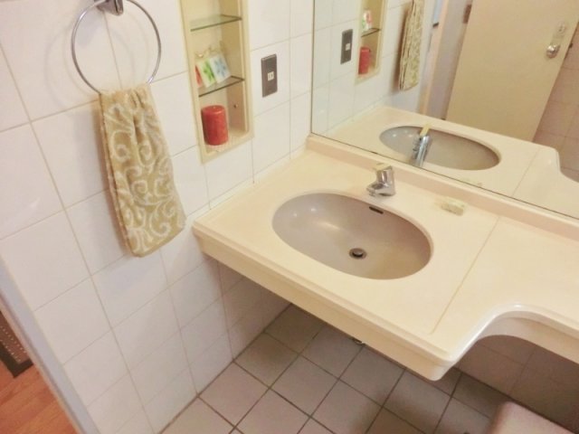 洗面設備　★パウダールーム型の独立洗面台を設置★