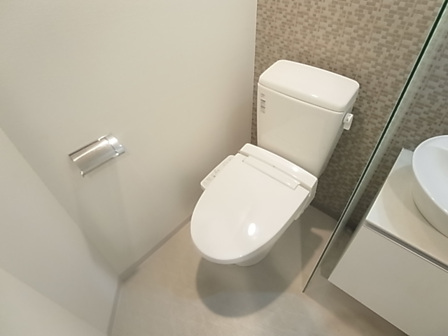 S-RESIDENCE神戸磯上通のトイレ写真