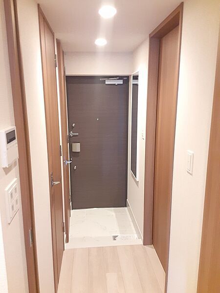玄関　（別タイプ参考写真）クレイシア赤羽　北区赤羽2