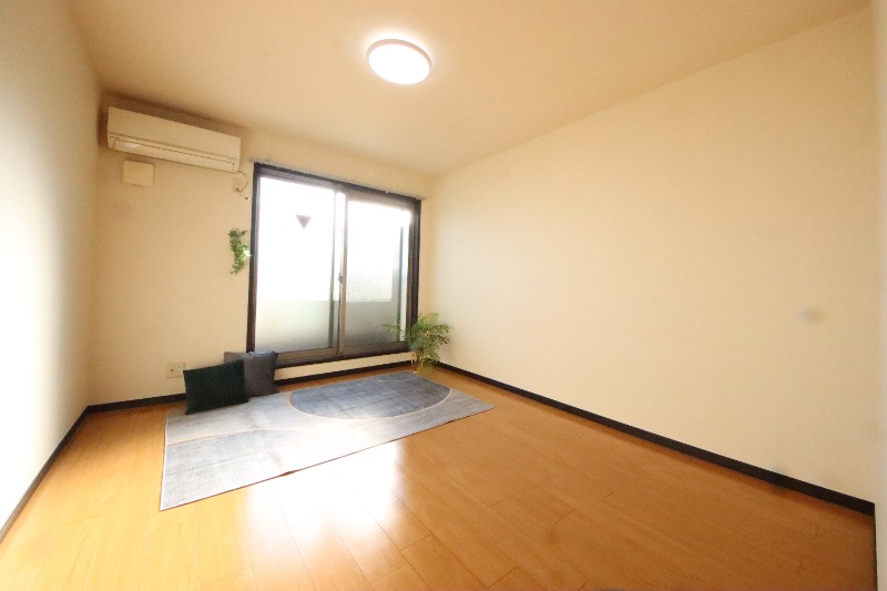 阪神本線 出屋敷駅 徒歩10分 3階建 築16年の居間写真