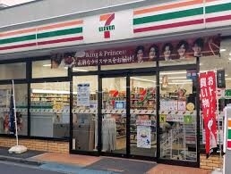 コンビニ　セブンイレブン大阪靱本町2丁目店（コンビニ）まで215m