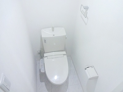 トイレ　ウォシュレット機能付きです