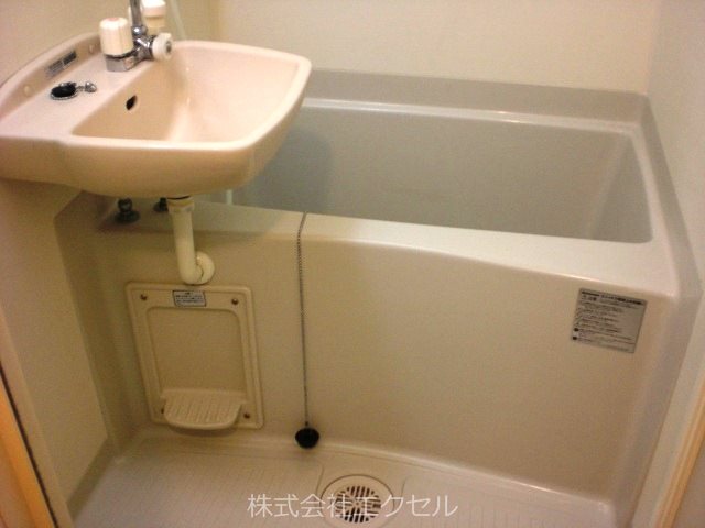 バス・シャワールーム　同等タイプのイメージ写真です。