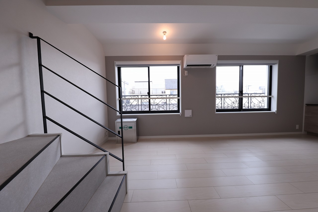 居室・リビング　内観1