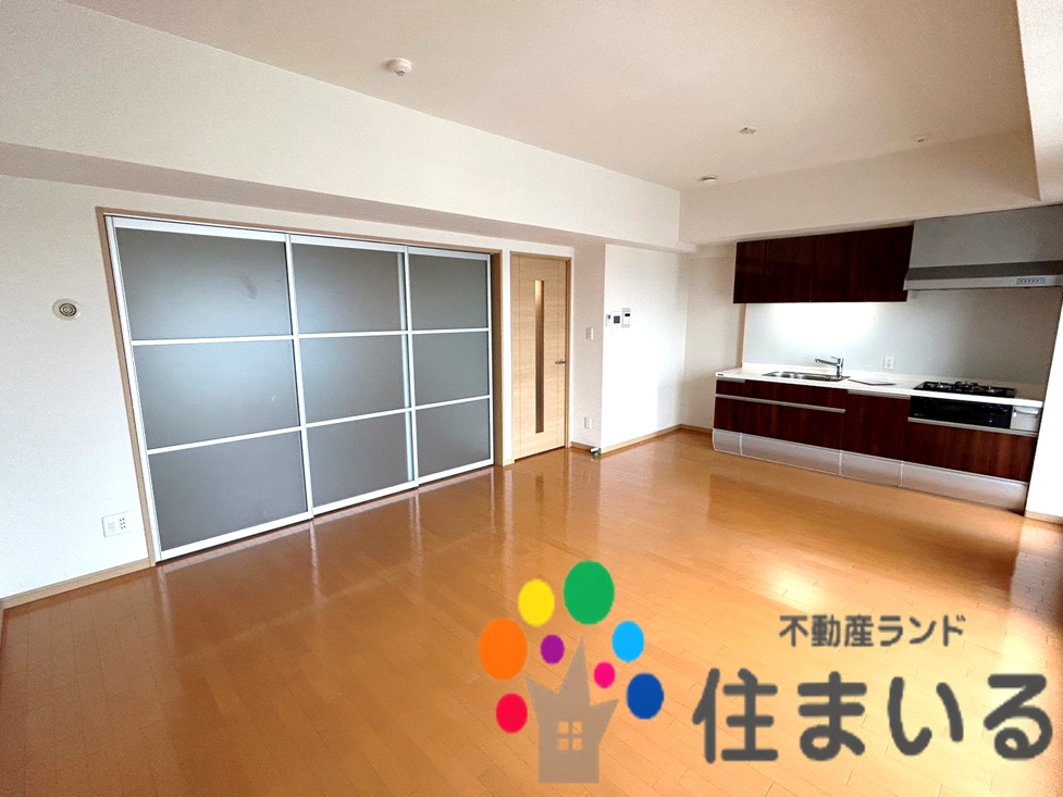 コンビニ　ファミリーマートちかま通店（コンビニ）まで461m