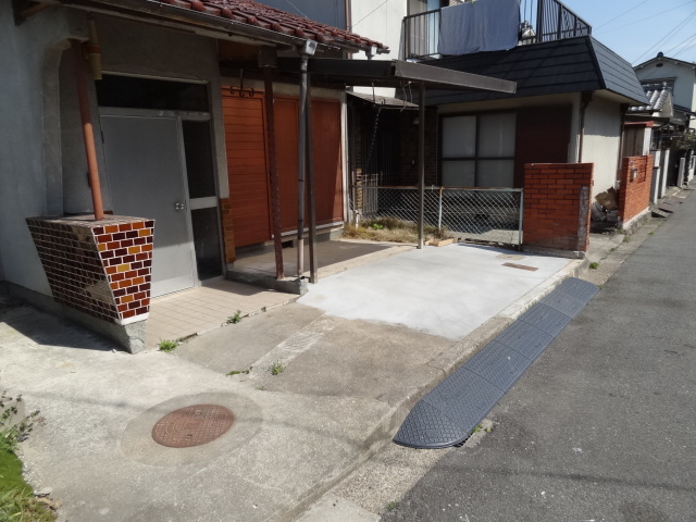 駐車場　駐車場1台込み！