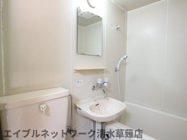 洗面設備　脱衣スペースもあります