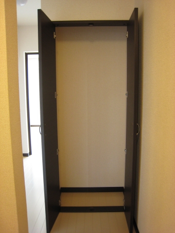 収納　玄関はいって正面の収納です。