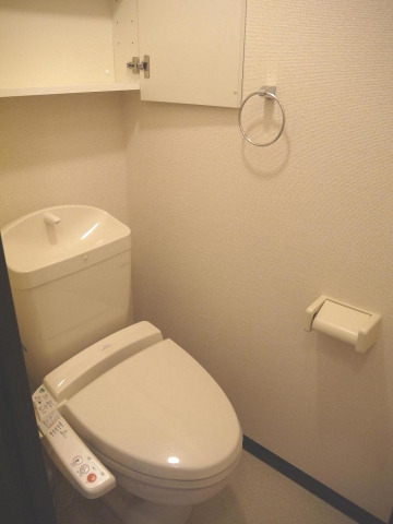 トイレ　温水洗浄便座