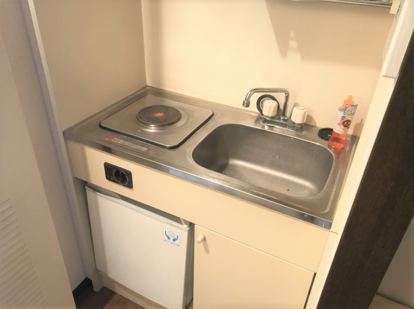 キッチン　コンパクトなキッチンで掃除もラクラク