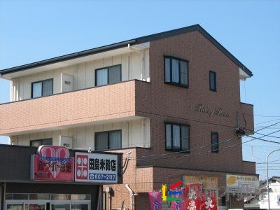 福岡市東区大字奈多のアパートの建物外観