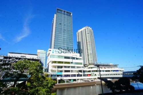 【THE YOKOHAMA FRONT TOWER (ザ・ヨコハマフロンのショッピングセンター】