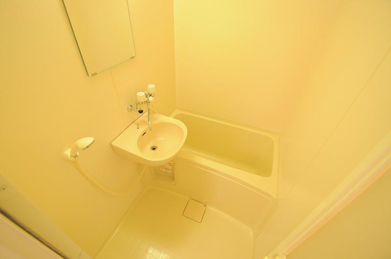 バス・シャワールーム　バス・トイレ独立タイプ