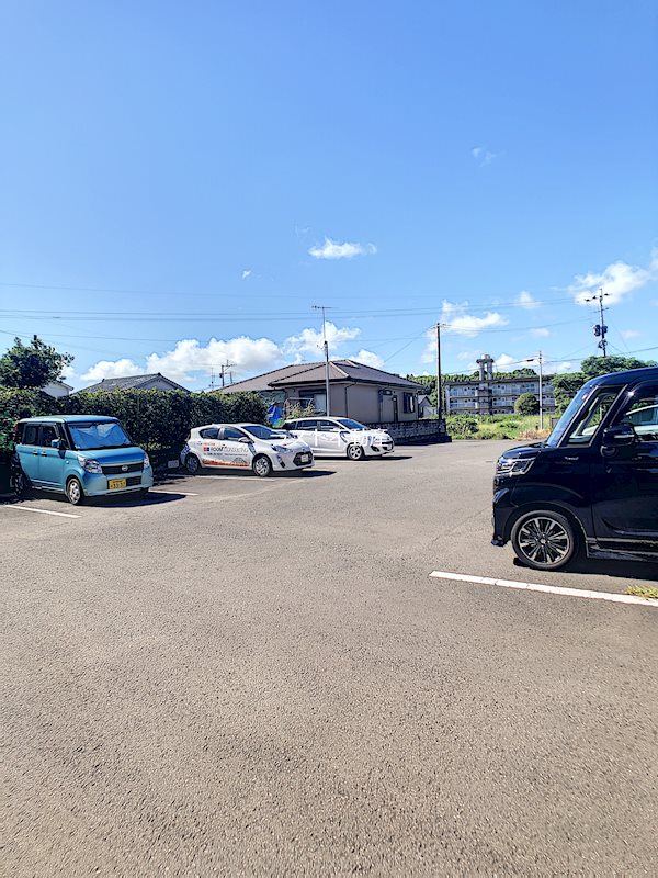 【薩摩川内市五代町のマンションの駐車場】