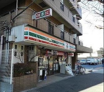 コンビニ　セブンイレブン（コンビニ）まで26m