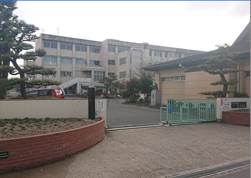 【尾張旭市北山町北新田のマンションの中学校】