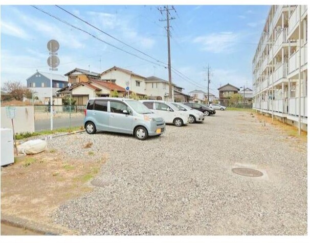 【茂原市緑町のマンションの駐車場】