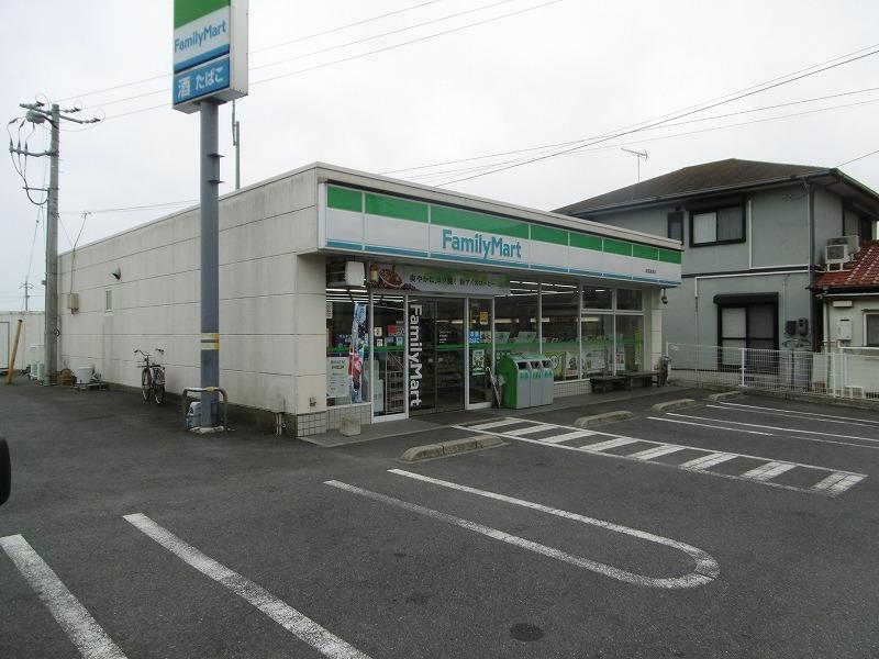 コンビニ　ファミリーマート 岩国通津店（コンビニ）まで704m