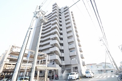 徳島市かちどき橋のマンションの建物外観