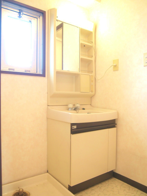 洗面設備　使いやすい洗面所です