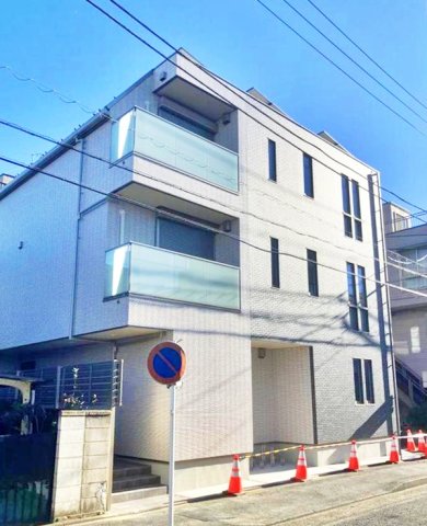 川崎市幸区古市場のマンションの建物外観