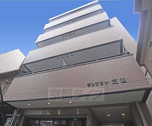 【京都市左京区田中関田町のマンションの建物外観】