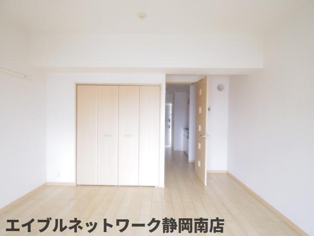 居室・リビング　こちらの居間で趣味の時間をお楽しみください