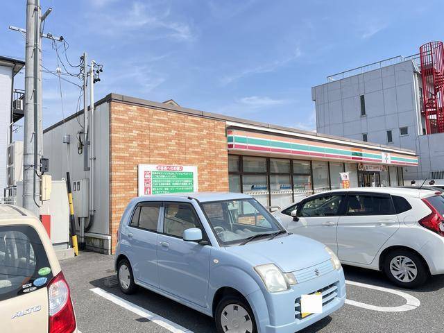 コンビニ　セブンイレブン（コンビニ）まで411m