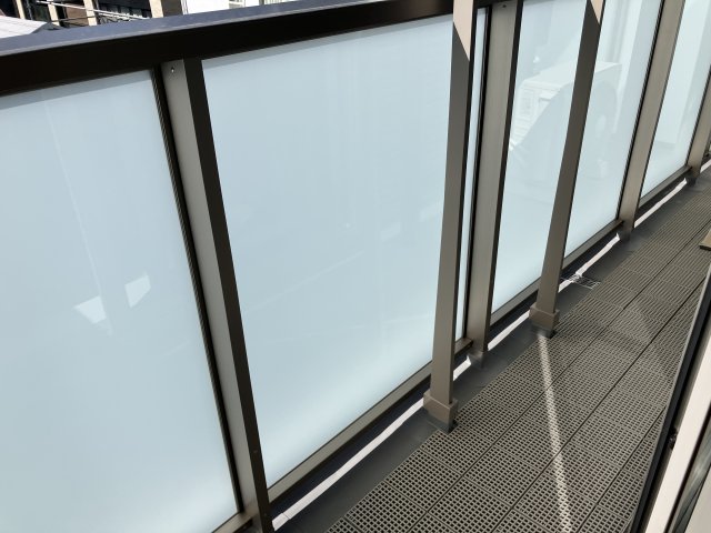 バルコニー　洗濯物も沢山干せそうなゆったりしたバルコニー