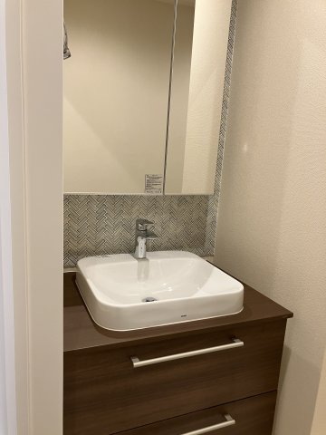 洗面設備　ホテルライクでおしゃれな洗面台