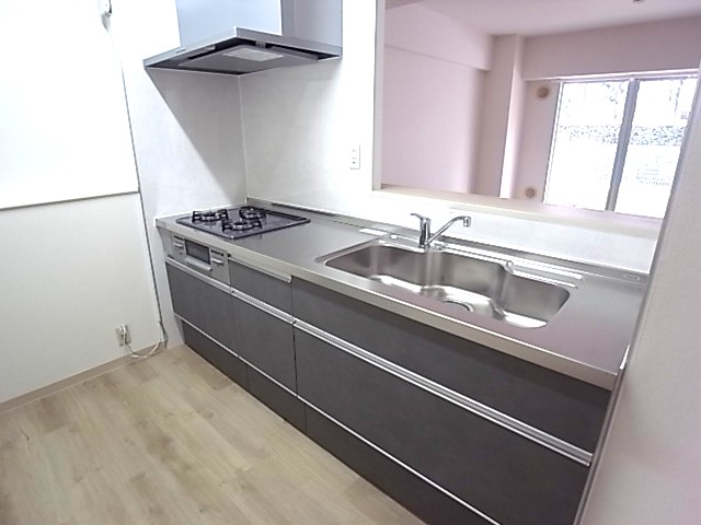 キッチン　落ち着いた色合いにカウンターキッチンは魅力的です♪