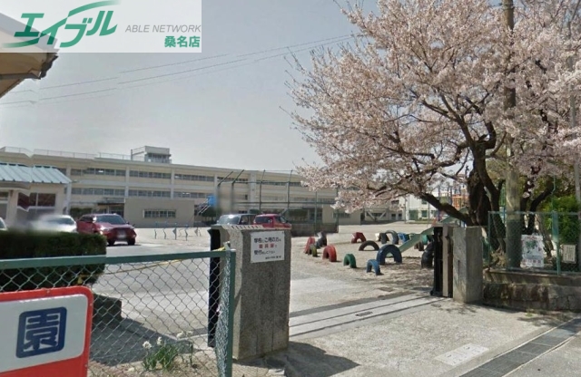 小学校　桑名市立益世小学校（小学校）まで663m