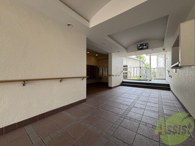 ロビー　管理人さんも常駐で管理きっちりです